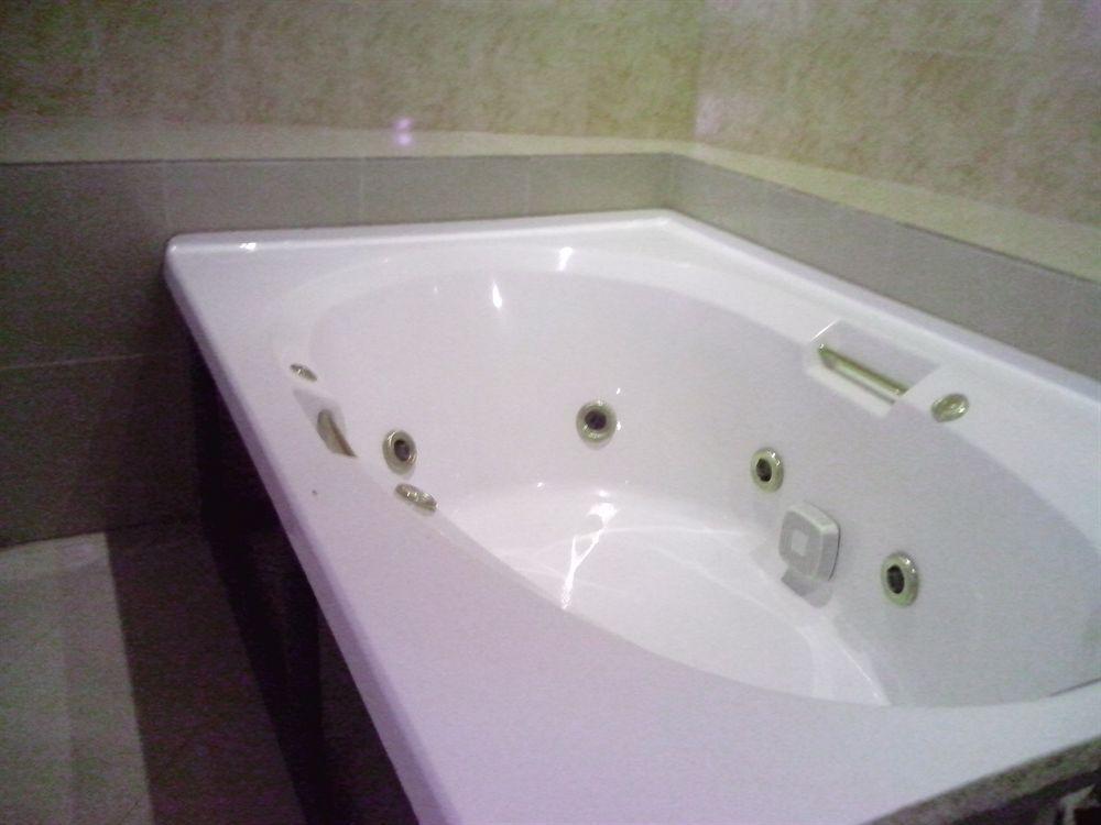 Red Tulip Hotel Анхелес Екстериор снимка